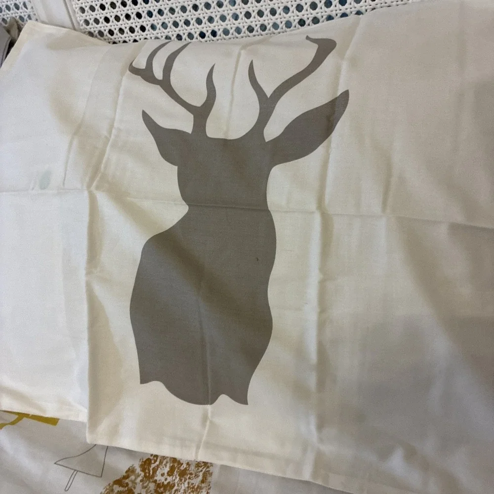 FenDie Queen Duvet + 2 Pillow Shams Christmas Reindeer New In Package